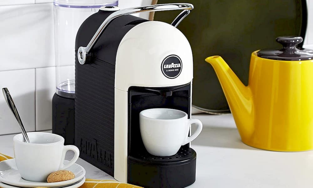 Machine à café professionnelle de marque Lavazza